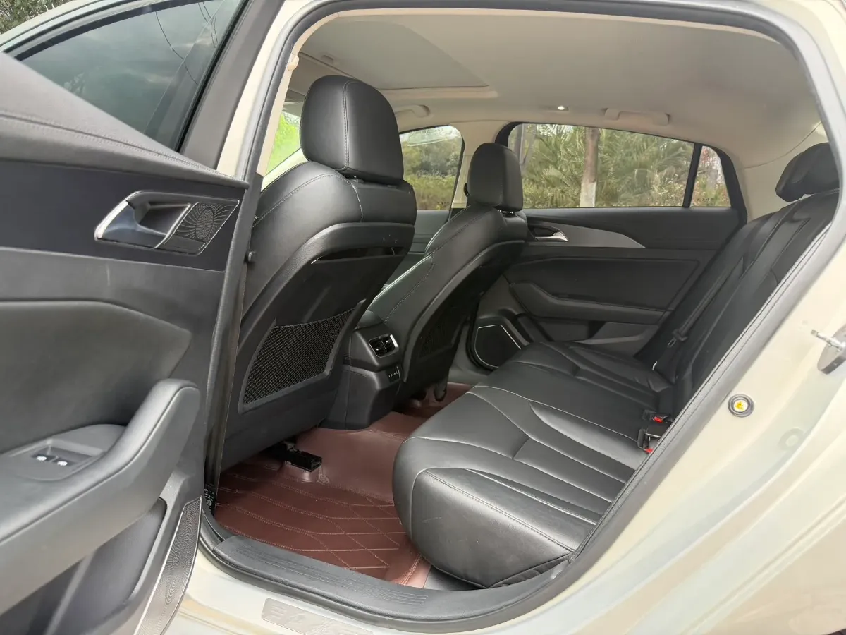 2022 HongQi H5 1.5T 169HP L4 7DCT,autocango,china used car exporter,china ev exporter,chinese used car exporter,chinese used ev exporter