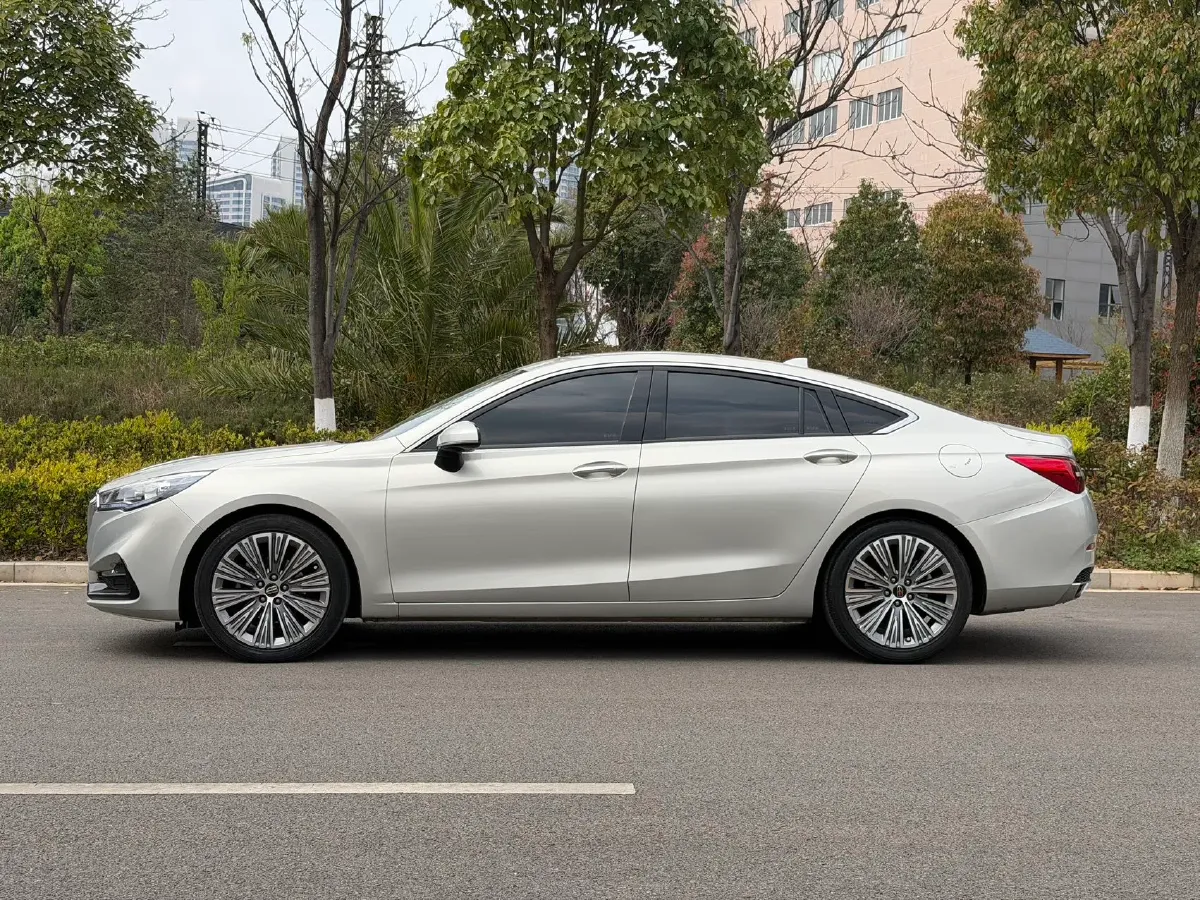 2022 HongQi H5 1.5T 169HP L4 7DCT,autocango,china used car exporter,china ev exporter,chinese used car exporter,chinese used ev exporter