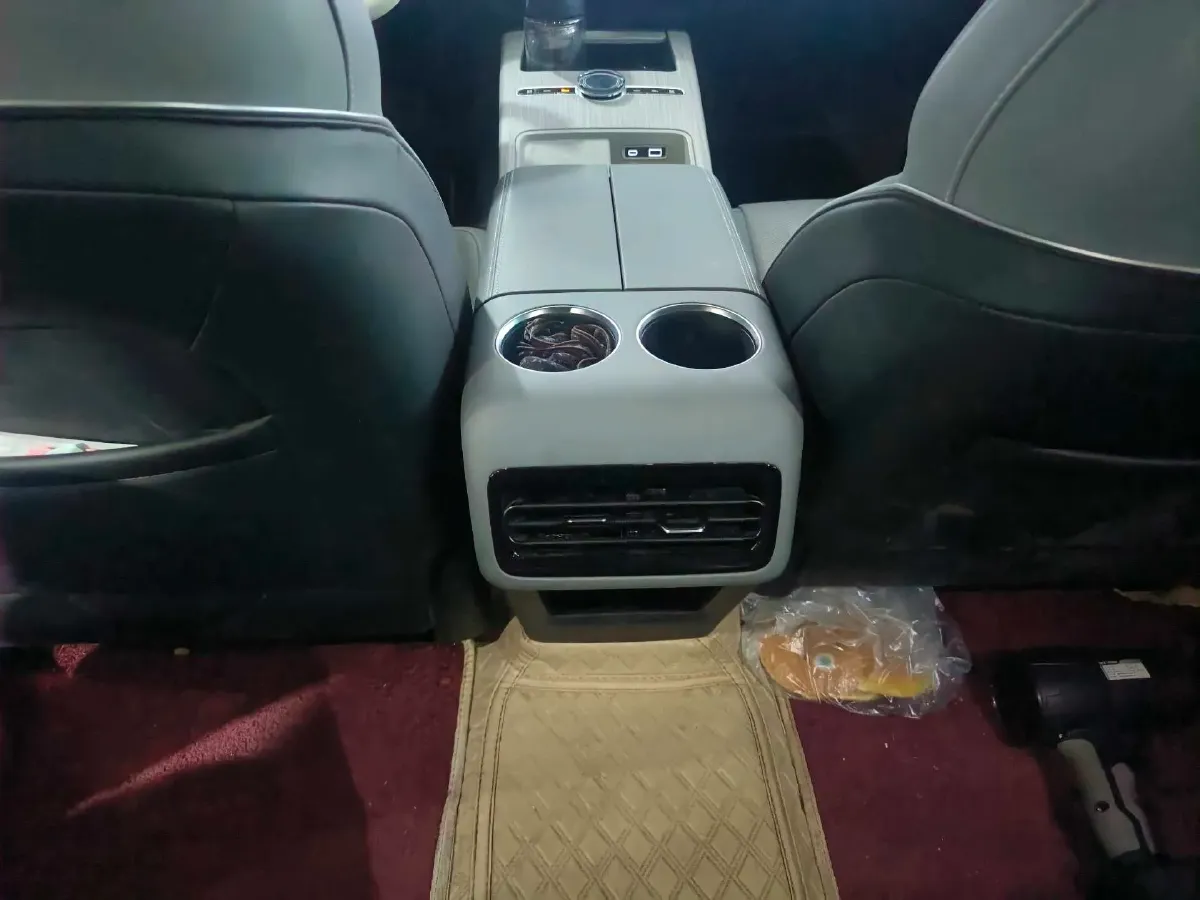 2024 Geely Galaxy E8 BEV 62KWH,autocango,china used car exporter,china ev exporter,chinese used car exporter,chinese used ev exporter