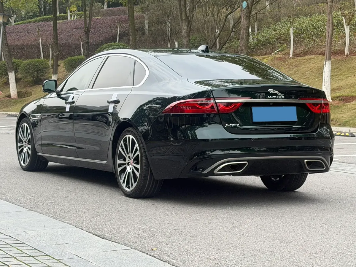 2022 Jaguar XFL 2.0T 250HP L4 8AT,autocango,china used car exporter,china ev exporter,chinese used car exporter,chinese used ev exporter