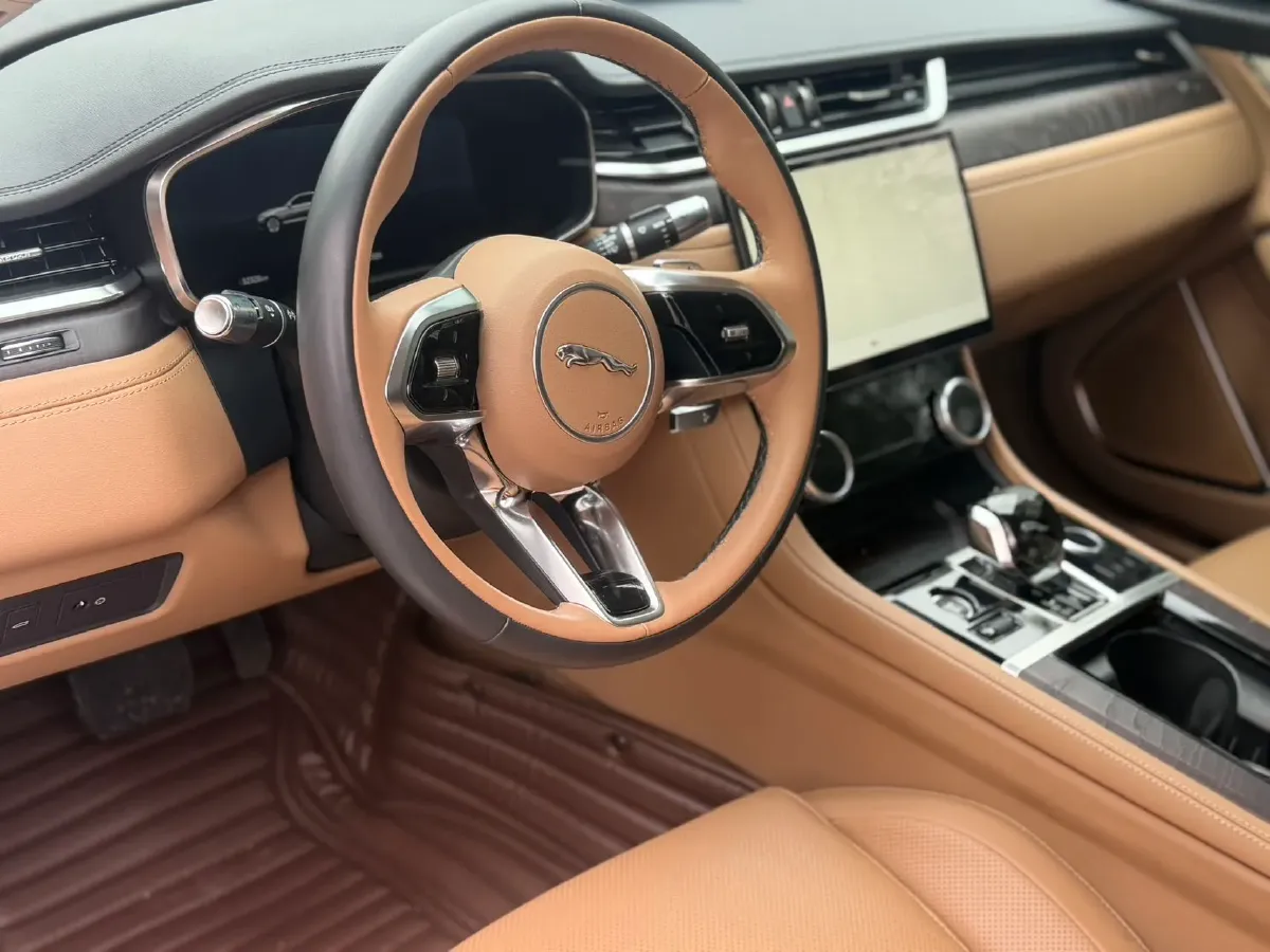 2022 Jaguar XFL 2.0T 250HP L4 8AT,autocango,china used car exporter,china ev exporter,chinese used car exporter,chinese used ev exporter