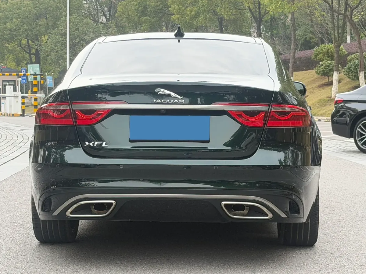 2022 Jaguar XFL 2.0T 250HP L4 8AT,autocango,china used car exporter,china ev exporter,chinese used car exporter,chinese used ev exporter