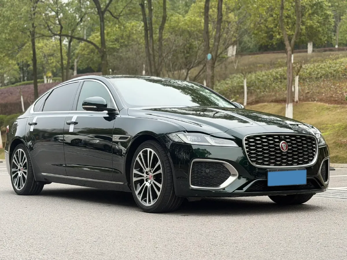 2022 Jaguar XFL 2.0T 250HP L4 8AT,autocango,china used car exporter,china ev exporter,chinese used car exporter,chinese used ev exporter