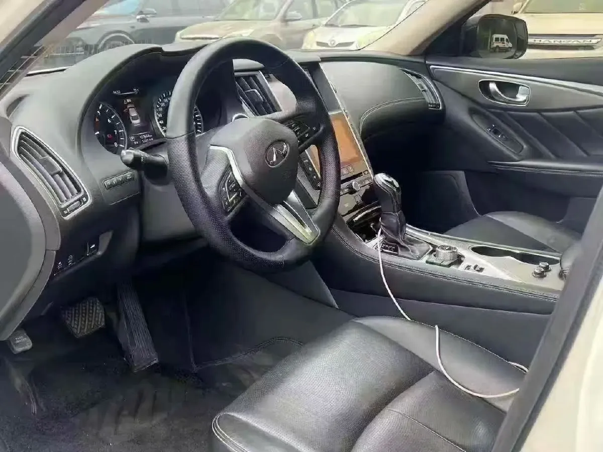 2018 Jeep Grand Commander 2.0T 265HP L4 9AT,autocango,china used car exporter,china ev exporter,chinese used car exporter,chinese used ev exporter