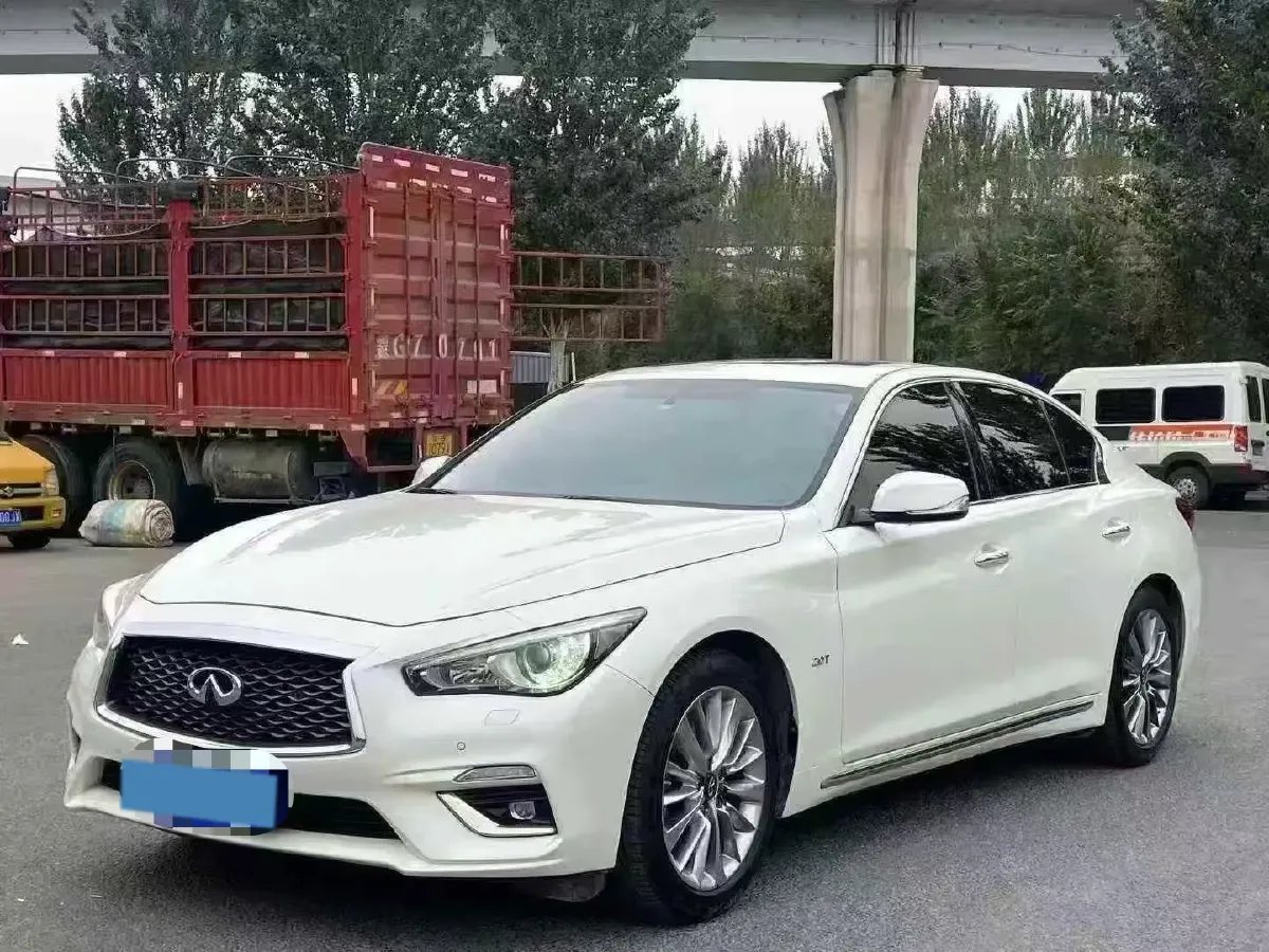 2018 Jeep Grand Commander 2.0T 265HP L4 9AT,autocango,china used car exporter,china ev exporter,chinese used car exporter,chinese used ev exporter