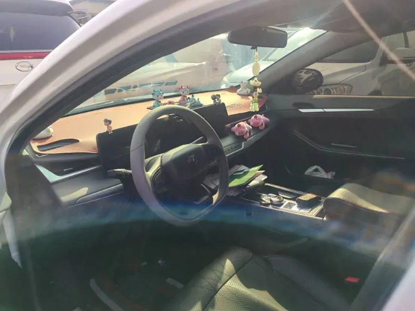 2023 ChangAn Raeton Plus 1.5T 188HP L4 7DCT,autocango,china used car exporter,china ev exporter,chinese used car exporter,chinese used ev exporter