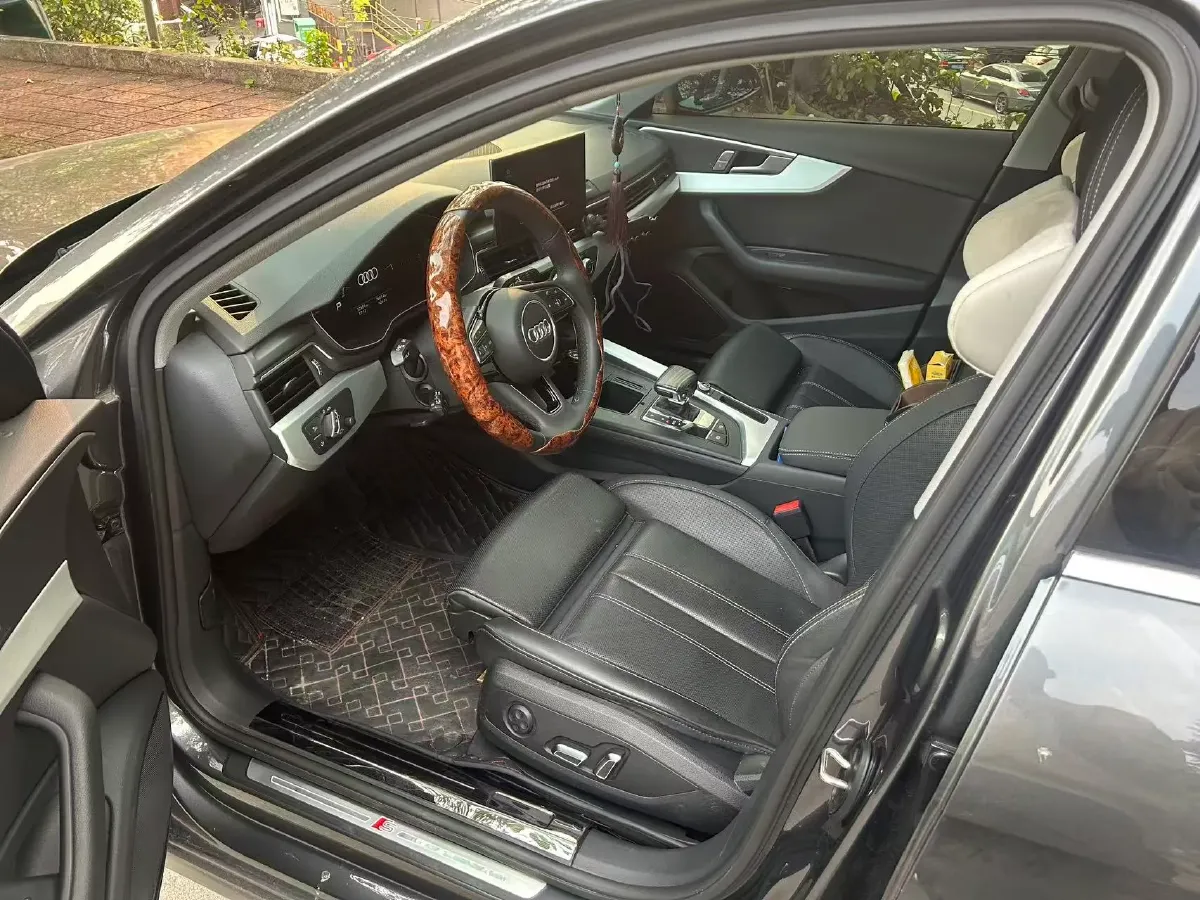 2024 Audi A4L 2.0T 190HP L4 7DCT,autocango,china used car exporter,china ev exporter,chinese used car exporter,chinese used ev exporter