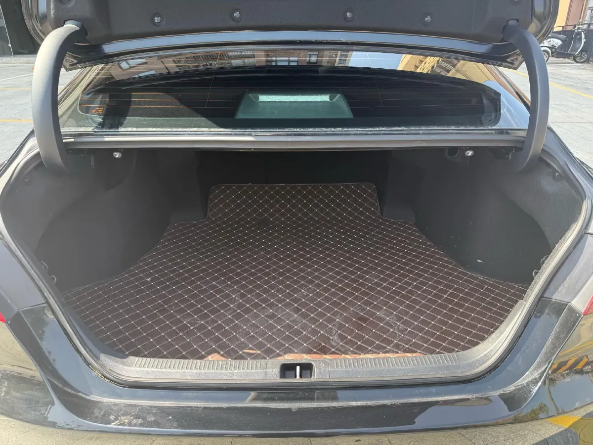 2021 Toyota Camry 2.5L 209HP L4 8AT,autocango,china used car exporter,china ev exporter,chinese used car exporter,chinese used ev exporter