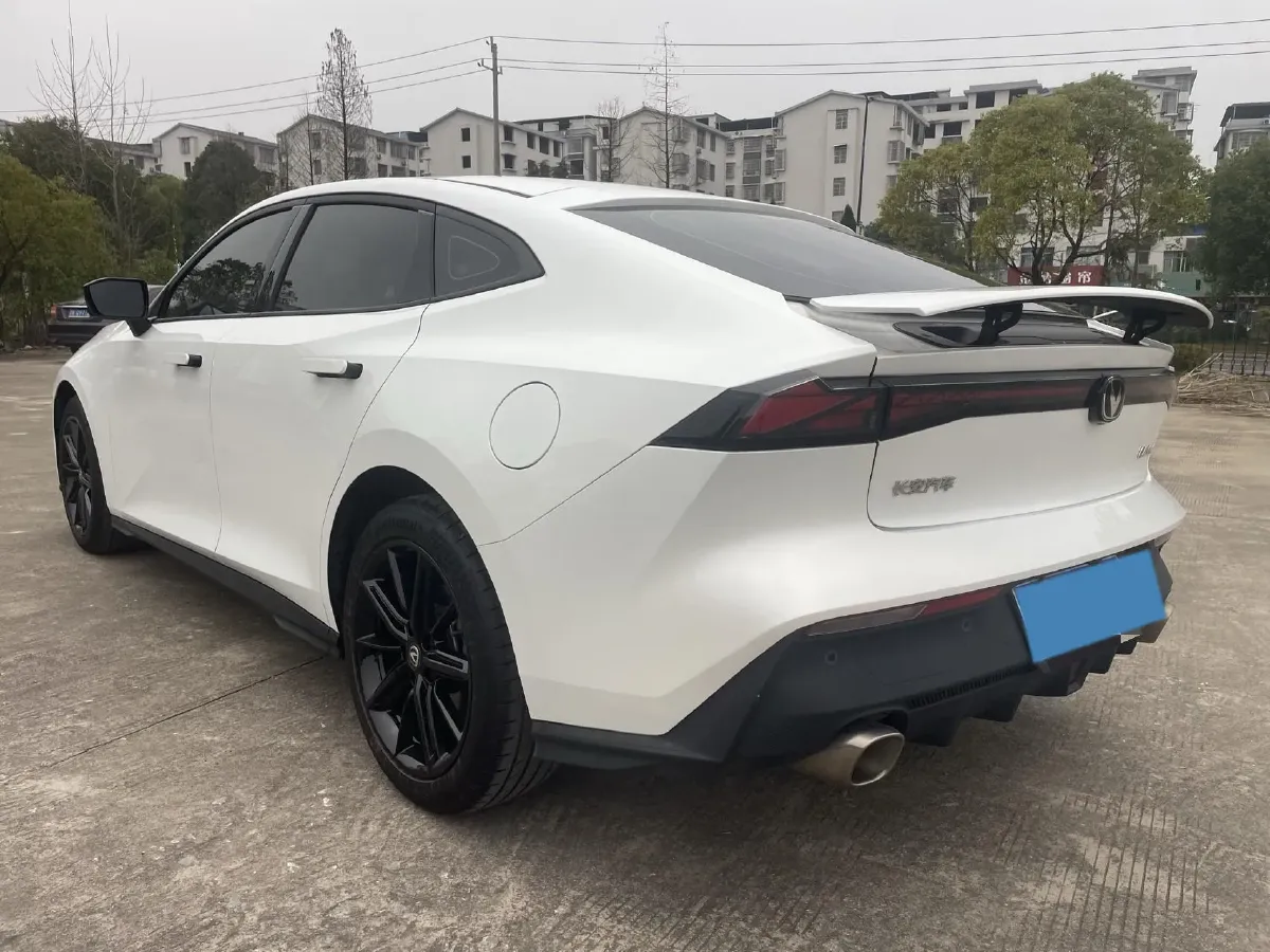 2023 ChangAn UNI-V 1.5T 188HP L4 7DCT,autocango,china used car exporter,china ev exporter,chinese used car exporter,chinese used ev exporter