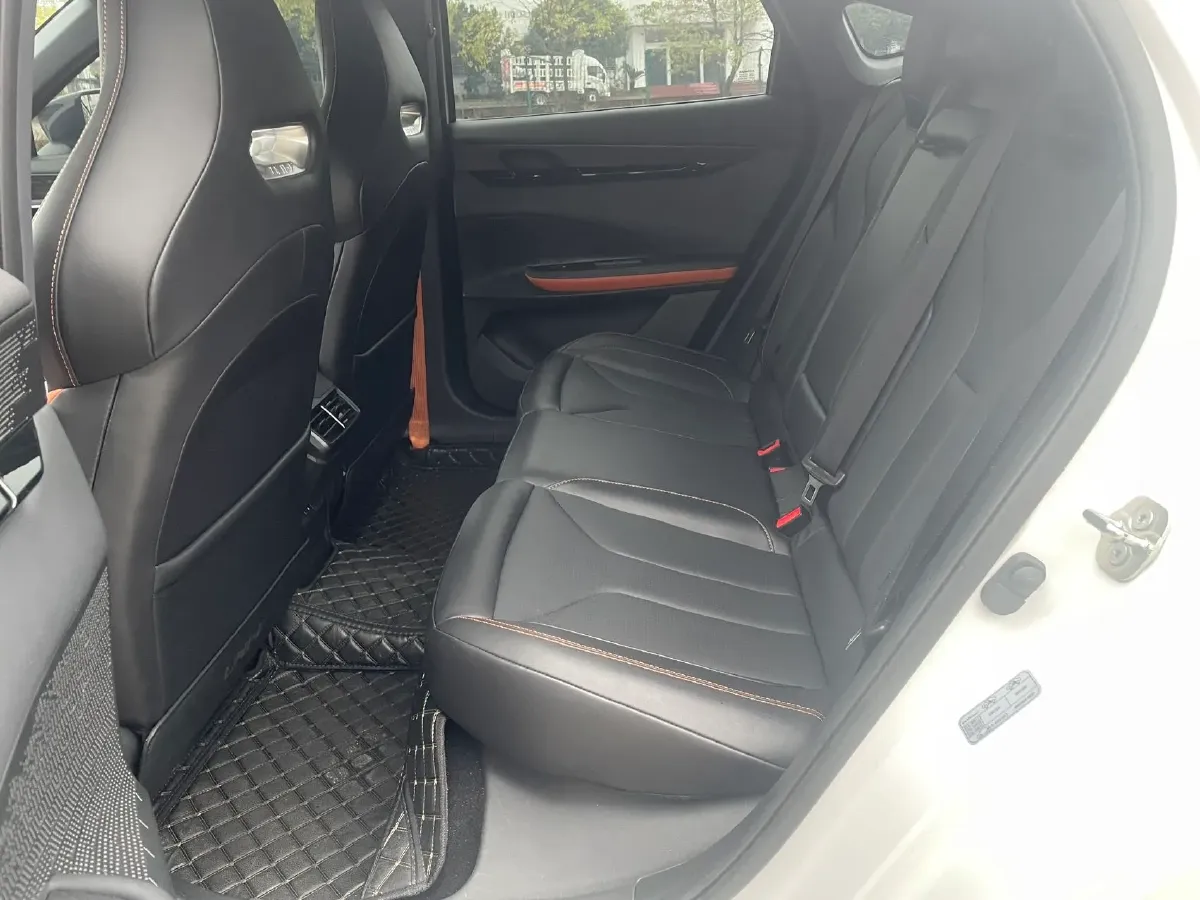 2023 ChangAn UNI-V 1.5T 188HP L4 7DCT,autocango,china used car exporter,china ev exporter,chinese used car exporter,chinese used ev exporter