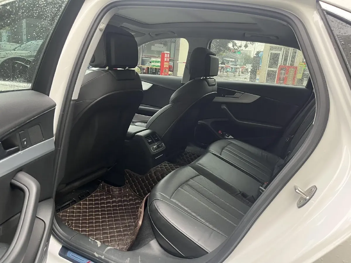 2020 Audi A4L 2.0T 190HP L4 7DCT,autocango,china used car exporter,china ev exporter,chinese used car exporter,chinese used ev exporter