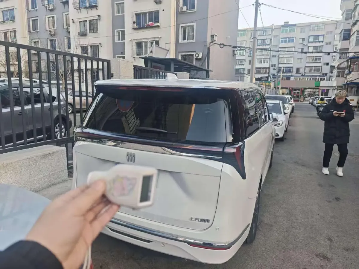 2025 Buick GL8 2.0T 237HP L4 9AT,autocango,china used car exporter,china ev exporter,chinese used car exporter,chinese used ev exporter