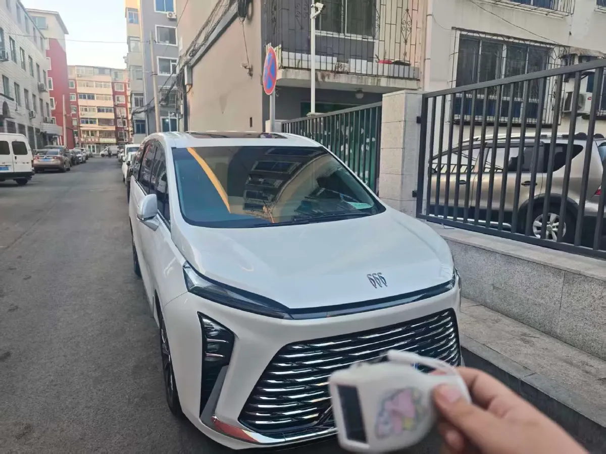 2025 Buick GL8 2.0T 237HP L4 9AT,autocango,china used car exporter,china ev exporter,chinese used car exporter,chinese used ev exporter