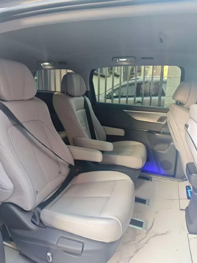 2025 Buick GL8 2.0T 237HP L4 9AT,autocango,china used car exporter,china ev exporter,chinese used car exporter,chinese used ev exporter