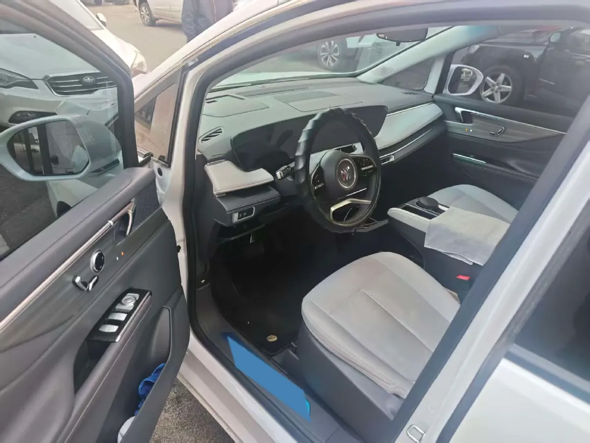 2025 Buick GL8 2.0T 237HP L4 9AT,autocango,china used car exporter,china ev exporter,chinese used car exporter,chinese used ev exporter