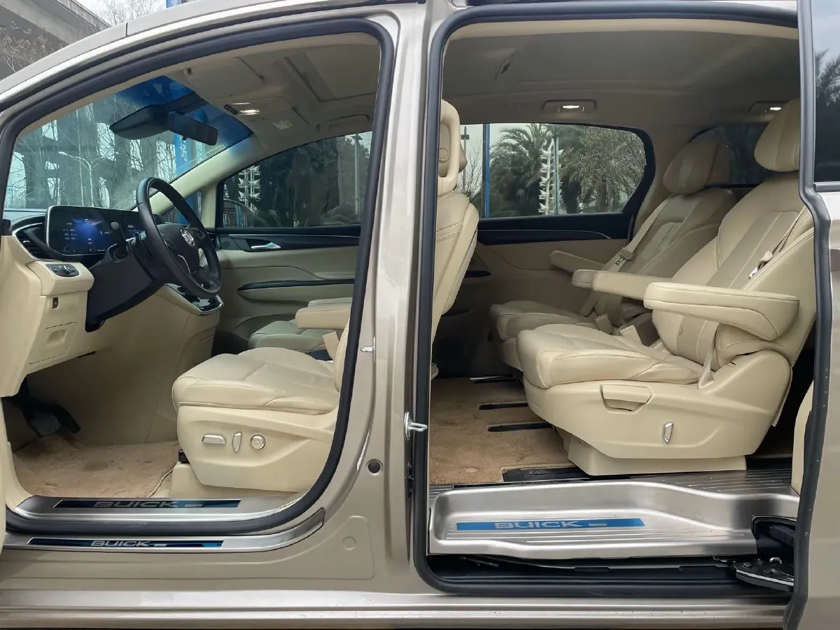 2023 Buick GL8 2.0T 237HP L4 9AT,autocango,china used car exporter,china ev exporter,chinese used car exporter,chinese used ev exporter