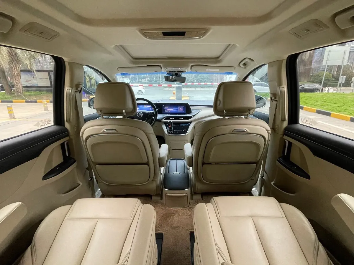 2023 Buick GL8 2.0T 237HP L4 9AT,autocango,china used car exporter,china ev exporter,chinese used car exporter,chinese used ev exporter