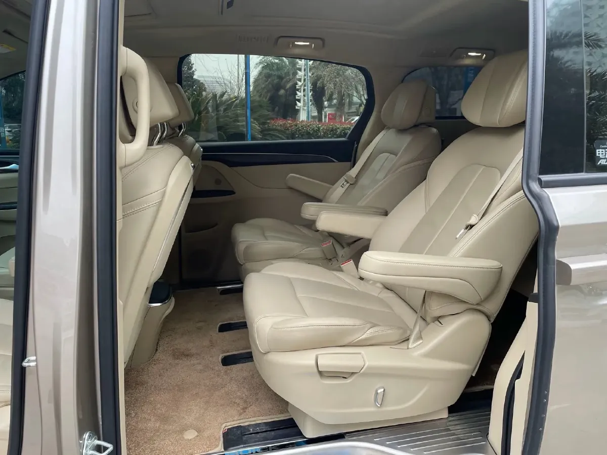 2023 Buick GL8 2.0T 237HP L4 9AT,autocango,china used car exporter,china ev exporter,chinese used car exporter,chinese used ev exporter