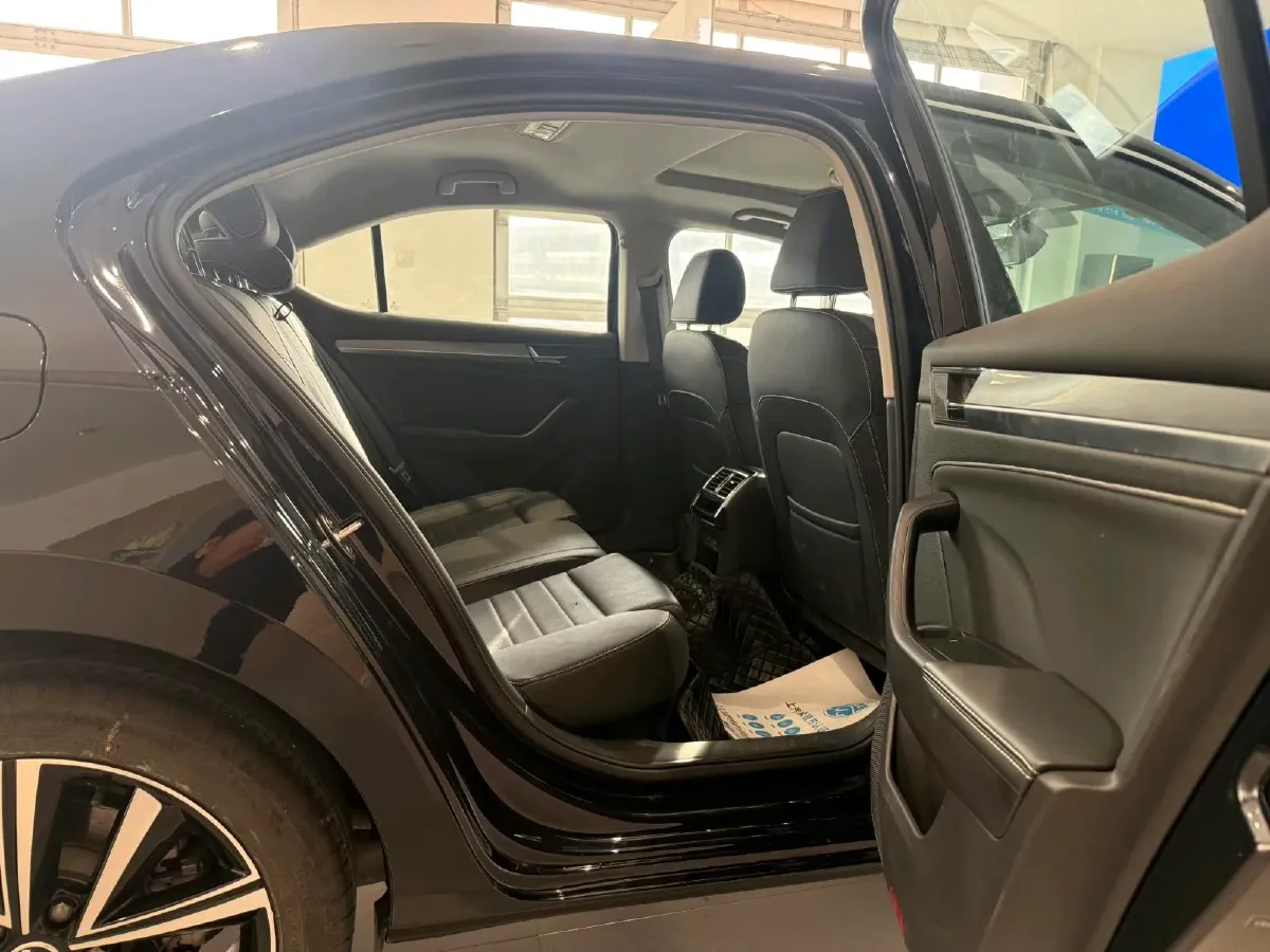 2024 Skoda Superb 1.4T 150HP L4 7DCT,autocango,china used car exporter,china ev exporter,chinese used car exporter,chinese used ev exporter