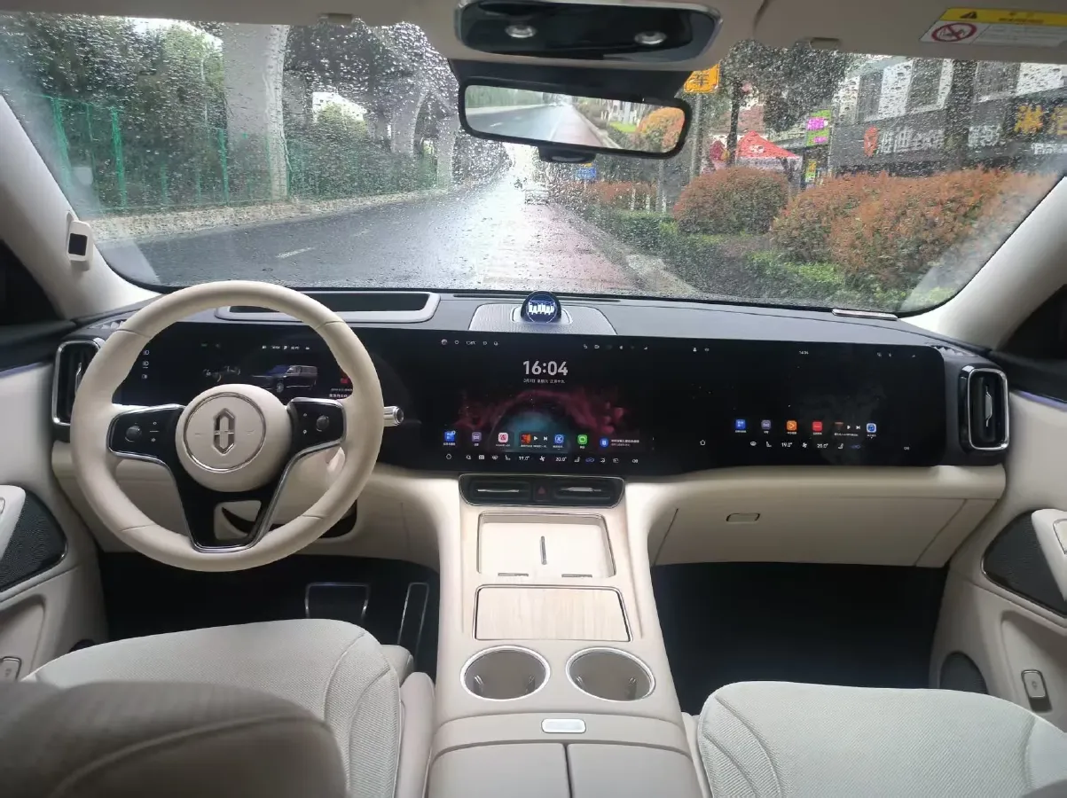 2025 AITO AITO M8 REEV 160HP REEV 53.4KWH,autocango,china used car exporter,china ev exporter,chinese used car exporter,chinese used ev exporter