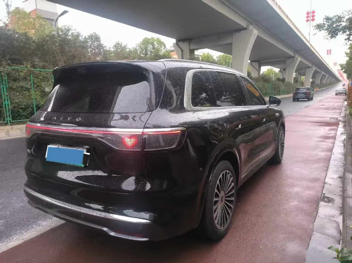 2025 AITO AITO M8 REEV 160HP REEV 53.4KWH,autocango,china used car exporter,china ev exporter,chinese used car exporter,chinese used ev exporter