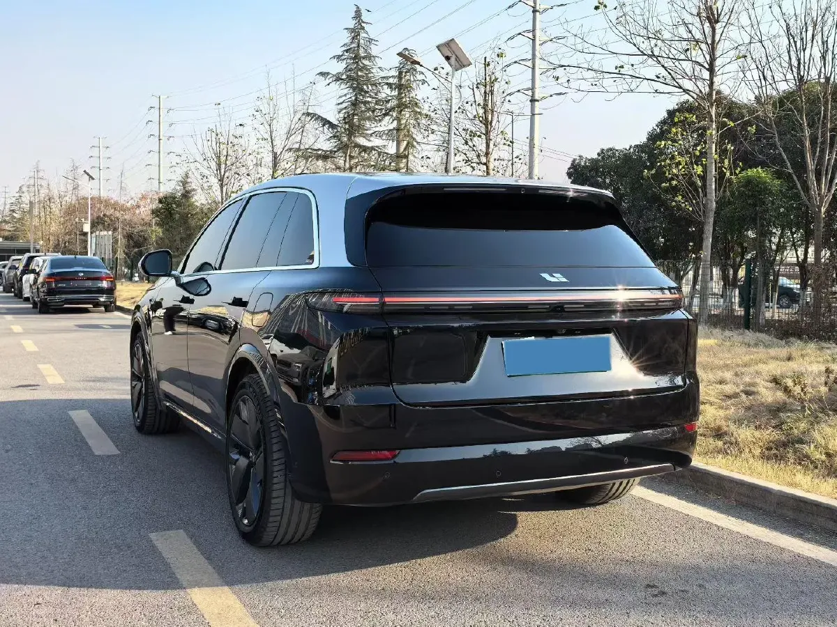 2025 Li L7 Range Extended 154HP REEV,autocango,china used car exporter,china ev exporter,chinese used car exporter,chinese used ev exporter