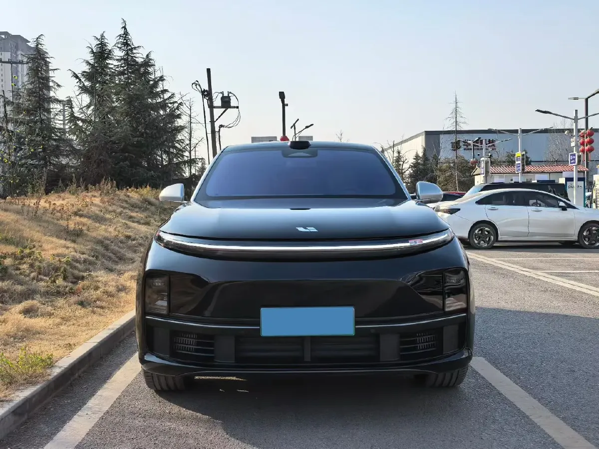 2025 Li L7 Range Extended 154HP REEV,autocango,china used car exporter,china ev exporter,chinese used car exporter,chinese used ev exporter