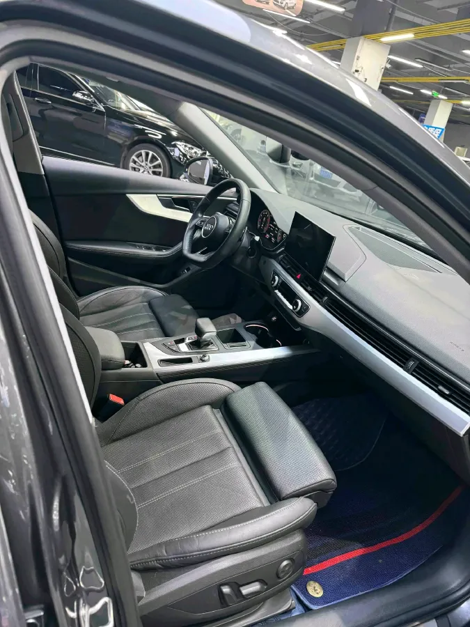 2022 Audi A4L 2.0T 190HP L4 7DCT,autocango,china used car exporter,china ev exporter,chinese used car exporter,chinese used ev exporter