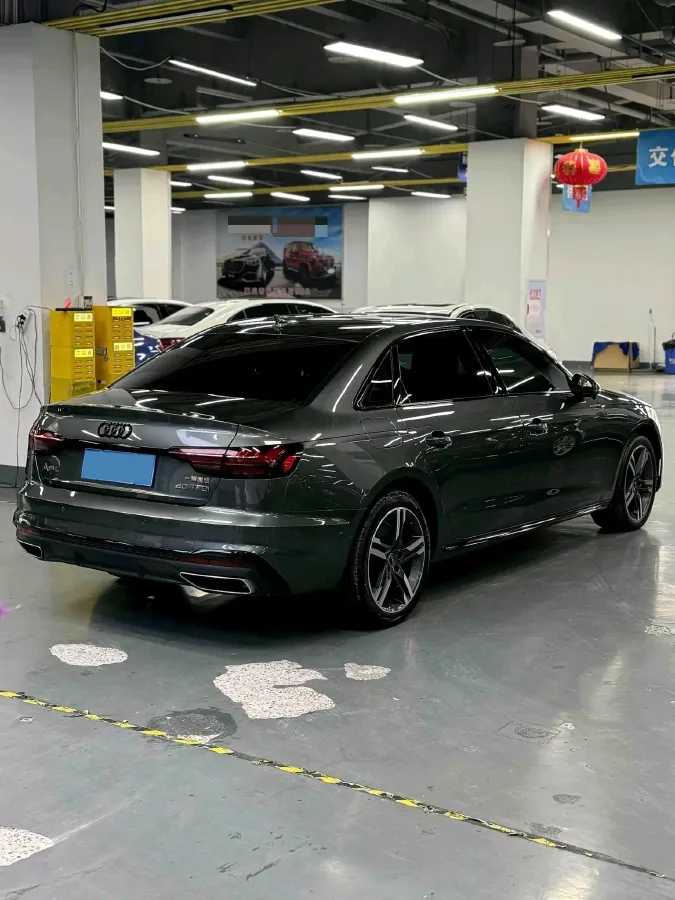 2022 Audi A4L 2.0T 190HP L4 7DCT,autocango,china used car exporter,china ev exporter,chinese used car exporter,chinese used ev exporter