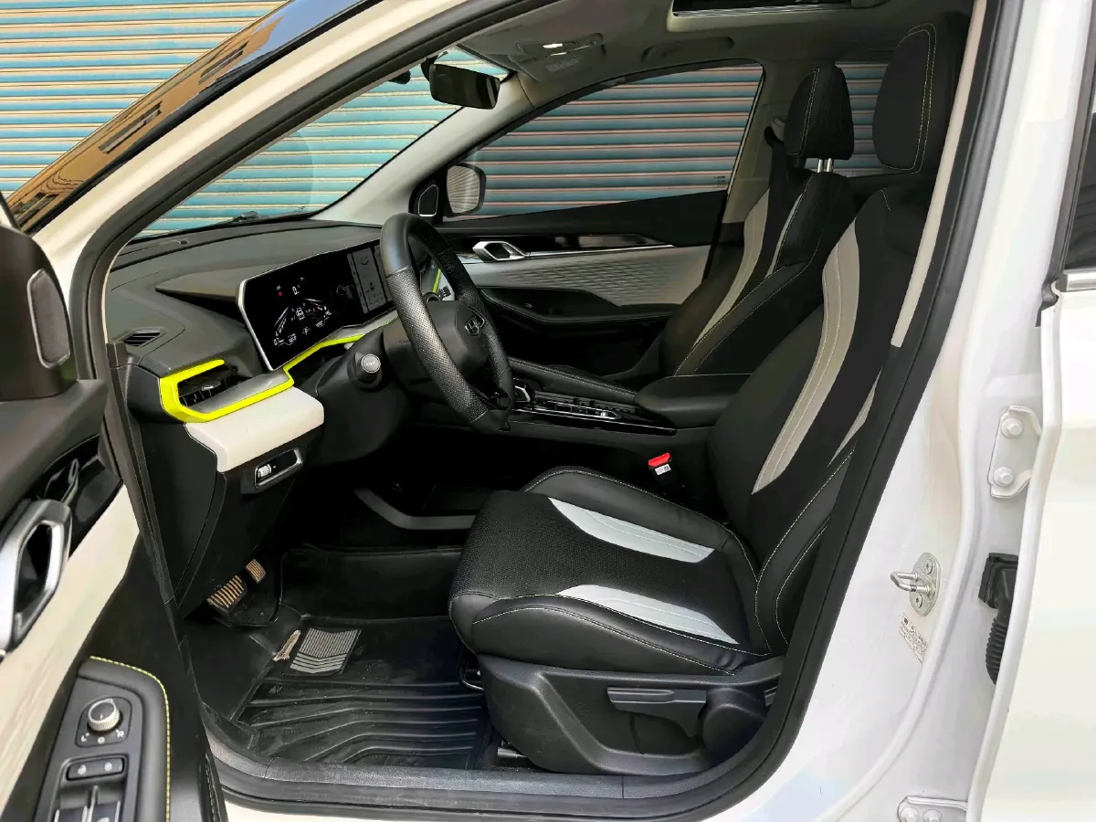 2022 Geely Coolray 1.5T 181HP L4 7DCT,autocango,china used car exporter,china ev exporter,chinese used car exporter,chinese used ev exporter