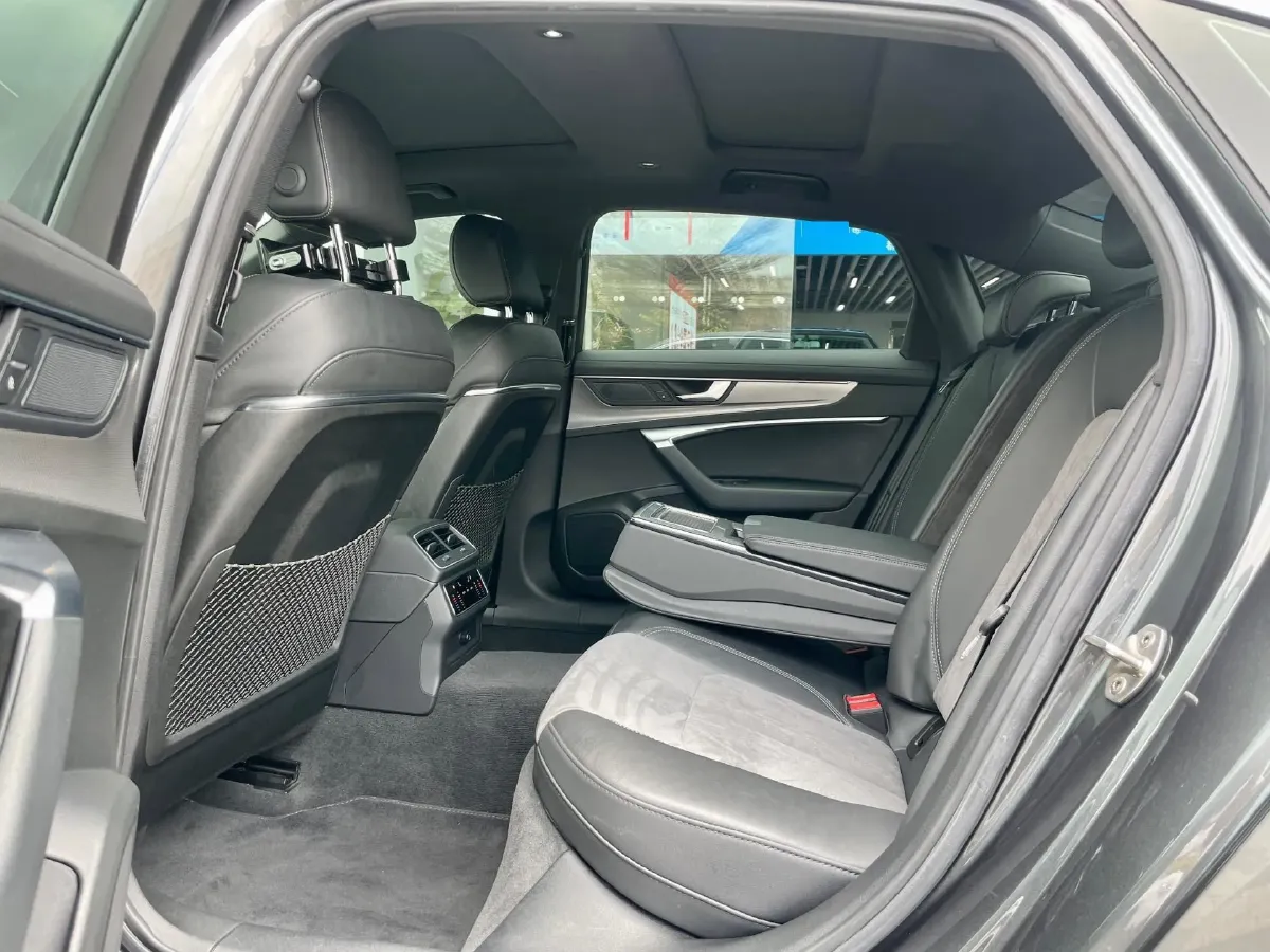 2020 Audi A6L 2.0T 224HP L4 7DCT,autocango,china used car exporter,china ev exporter,chinese used car exporter,chinese used ev exporter