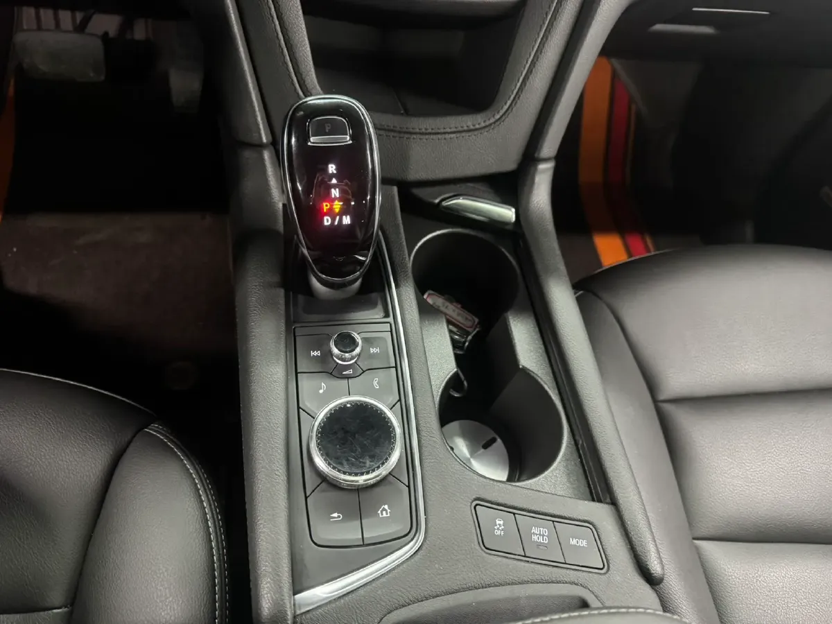 2021 Cadillac XT5 2.0T 237HP L4 9AT,autocango,china used car exporter,china ev exporter,chinese used car exporter,chinese used ev exporter