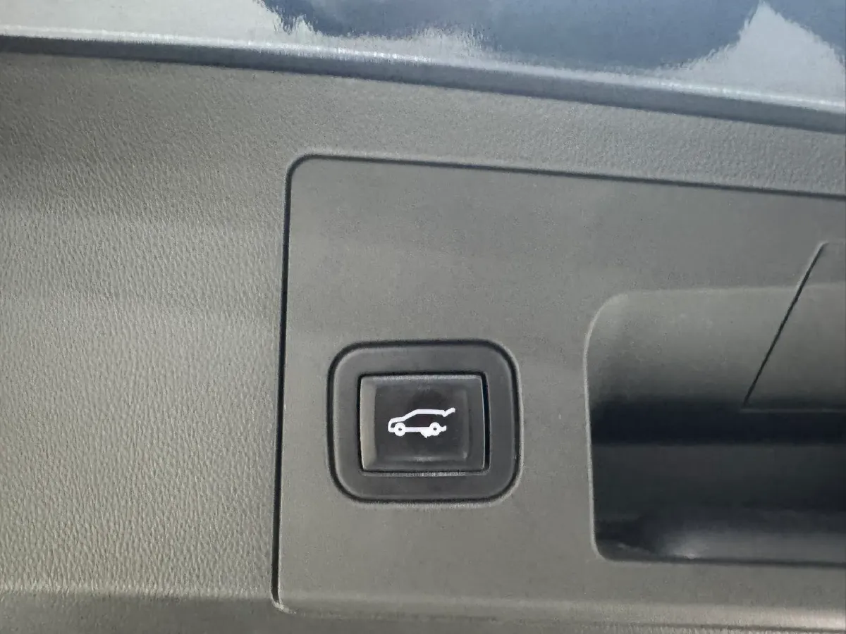 2021 Cadillac XT5 2.0T 237HP L4 9AT,autocango,china used car exporter,china ev exporter,chinese used car exporter,chinese used ev exporter