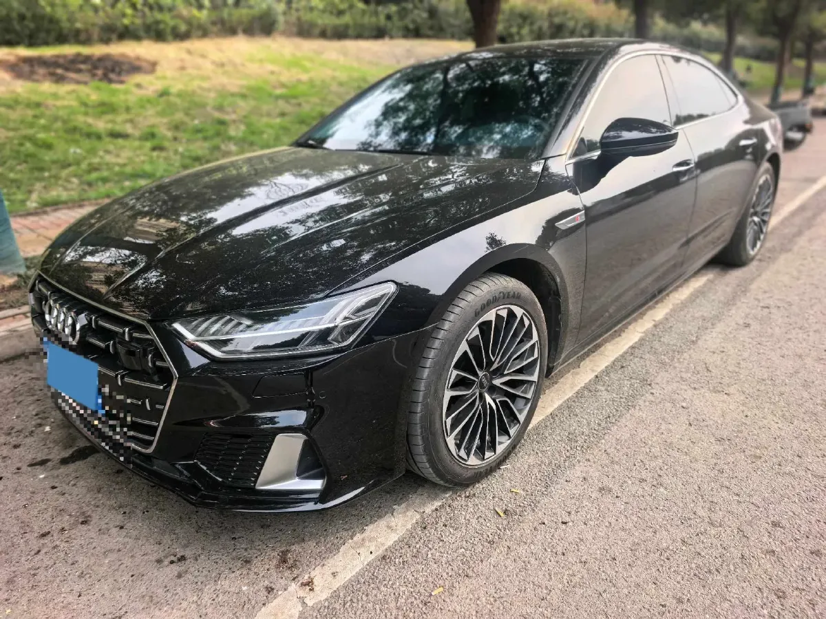 2024 Audi A7L 2.0T 245HP L4 7DCT,autocango,china used car exporter,china ev exporter,chinese used car exporter,chinese used ev exporter