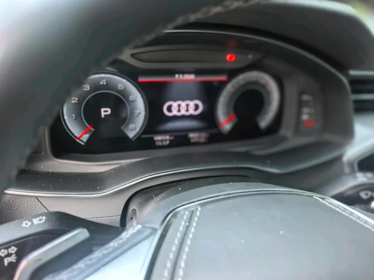 2024 Audi A7L 2.0T 245HP L4 7DCT,autocango,china used car exporter,china ev exporter,chinese used car exporter,chinese used ev exporter