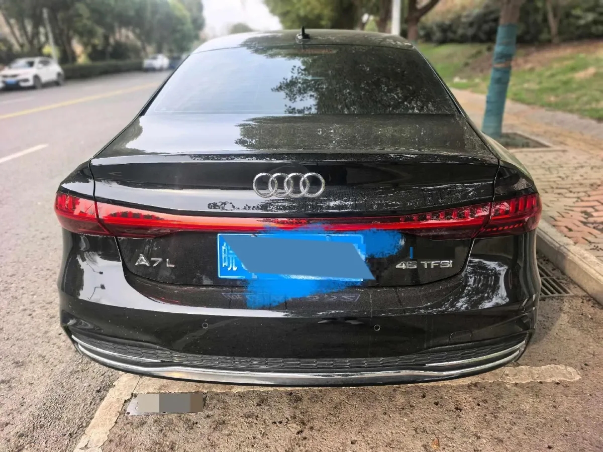 2024 Audi A7L 2.0T 245HP L4 7DCT,autocango,china used car exporter,china ev exporter,chinese used car exporter,chinese used ev exporter