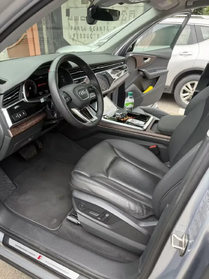 2021 Audi Q7 3.0T 340HP V6 8AT,autocango,china used car exporter,china ev exporter,chinese used car exporter,chinese used ev exporter