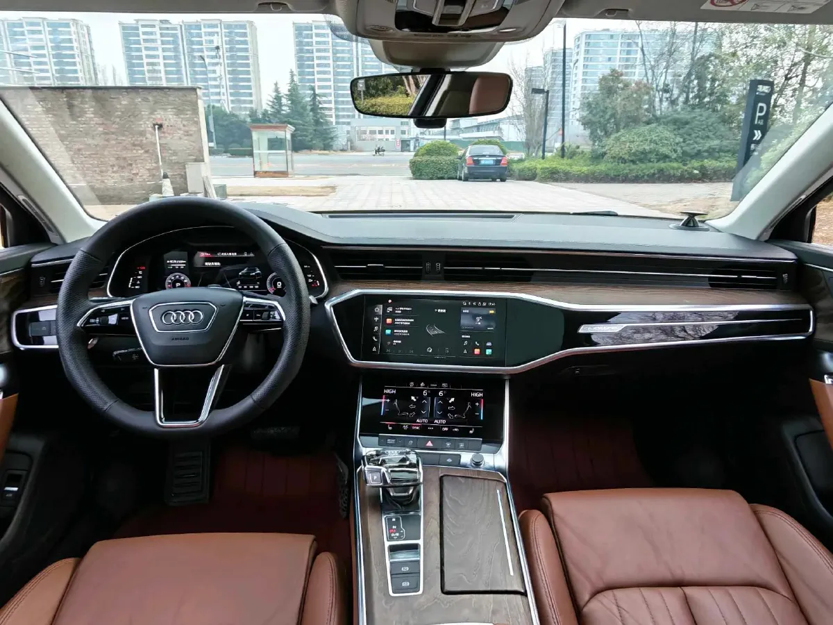 2021 Audi A6L 2.0T 224HP L4 7DCT,autocango,china used car exporter,china ev exporter,chinese used car exporter,chinese used ev exporter