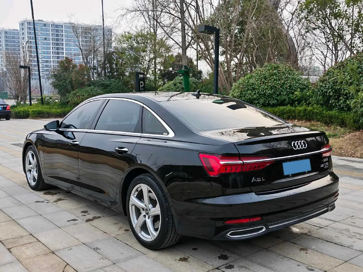 2021 Audi A6L 2.0T 224HP L4 7DCT,autocango,china used car exporter,china ev exporter,chinese used car exporter,chinese used ev exporter