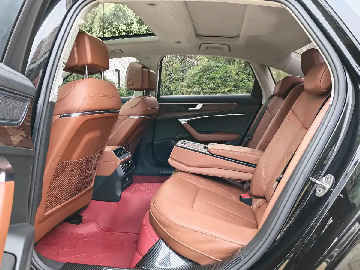 2021 Audi A6L 2.0T 224HP L4 7DCT,autocango,china used car exporter,china ev exporter,chinese used car exporter,chinese used ev exporter