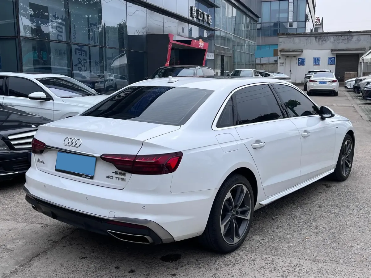 2023 Audi A4L 2.0T 190HP L4 7DCT,autocango,china used car exporter,china ev exporter,chinese used car exporter,chinese used ev exporter