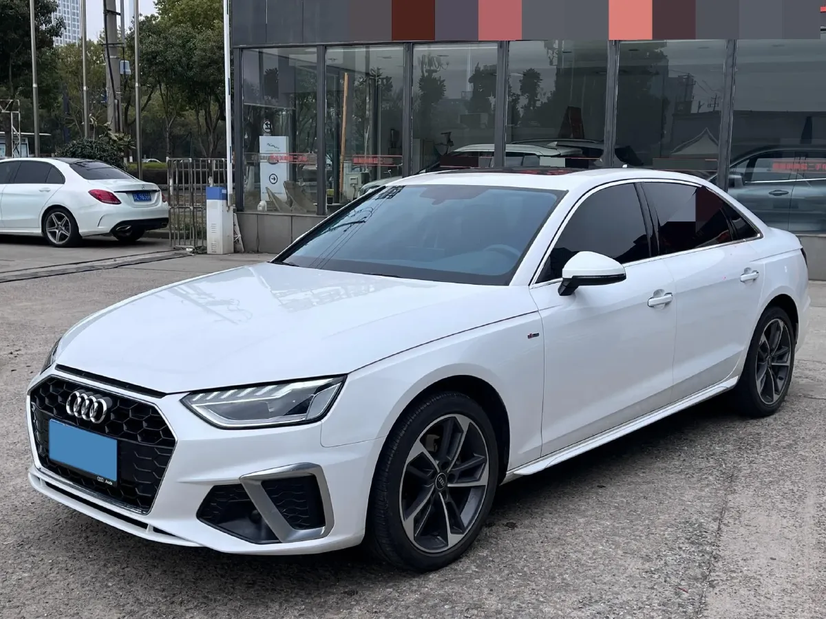 2023 Audi A4L 2.0T 190HP L4 7DCT,autocango,china used car exporter,china ev exporter,chinese used car exporter,chinese used ev exporter