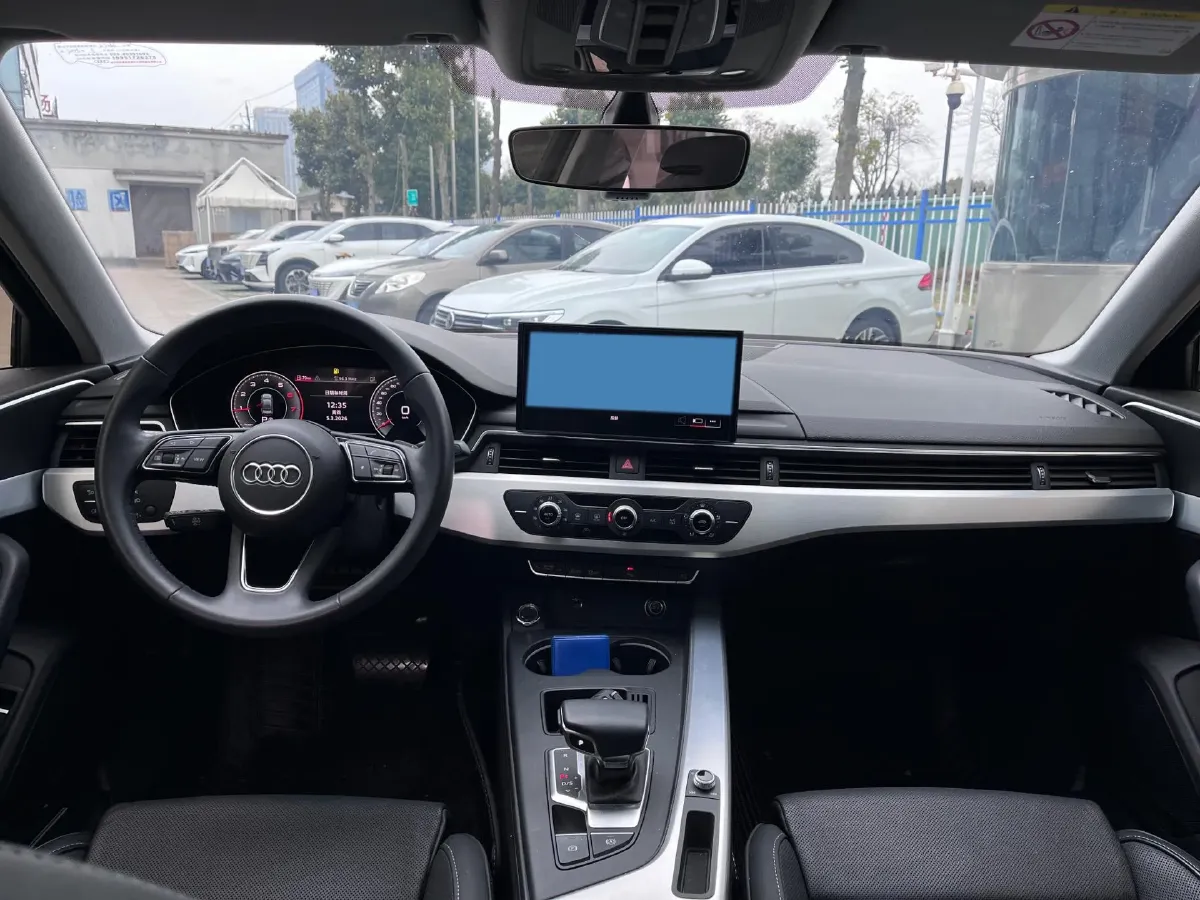 2023 Audi A4L 2.0T 190HP L4 7DCT,autocango,china used car exporter,china ev exporter,chinese used car exporter,chinese used ev exporter