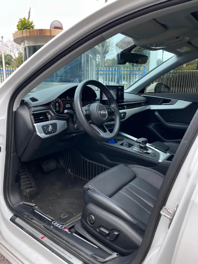 2023 Audi A4L 2.0T 190HP L4 7DCT,autocango,china used car exporter,china ev exporter,chinese used car exporter,chinese used ev exporter