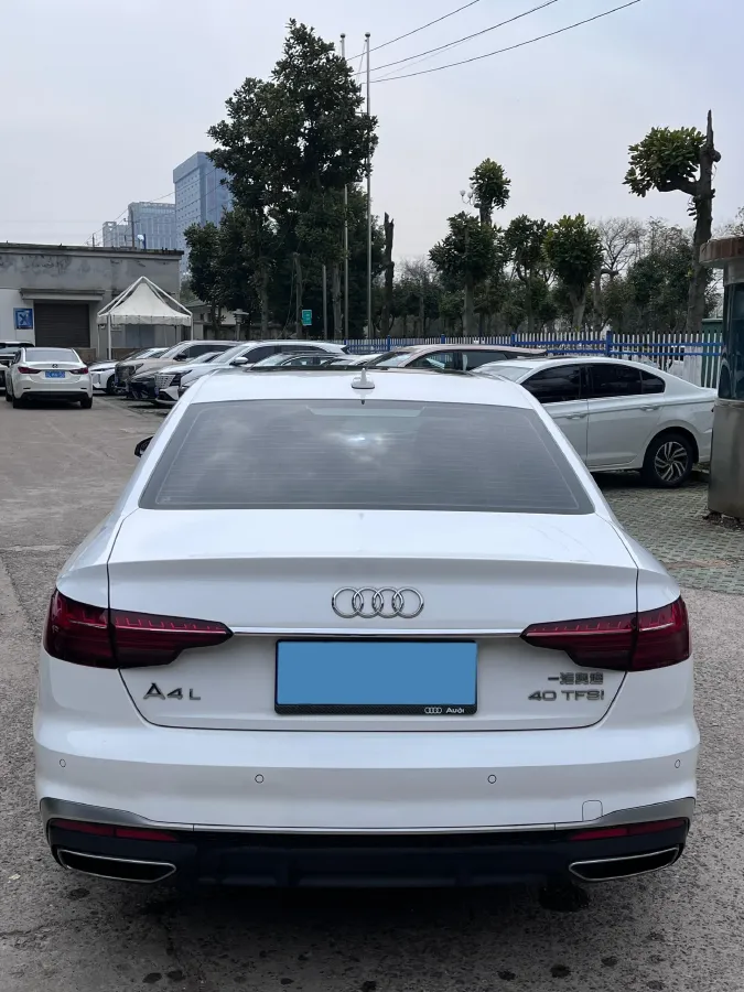 2023 Audi A4L 2.0T 190HP L4 7DCT,autocango,china used car exporter,china ev exporter,chinese used car exporter,chinese used ev exporter
