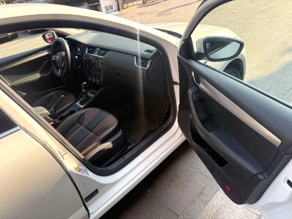 2019 Skoda Octavia 1.5L 116HP L4 6AT,autocango,china used car exporter,china ev exporter,chinese used car exporter,chinese used ev exporter