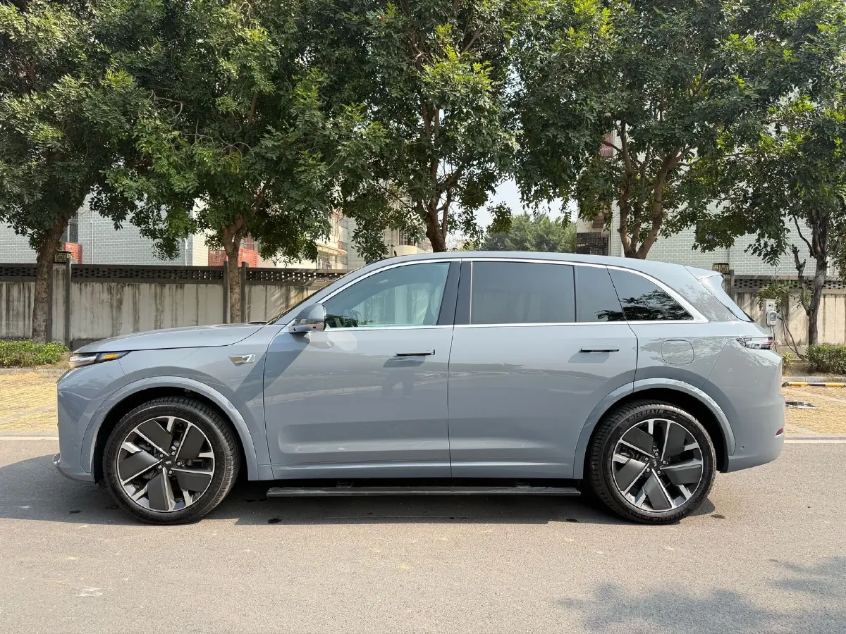 2025 Li L7 Range Extended 154HP REEV,autocango,china used car exporter,china ev exporter,chinese used car exporter,chinese used ev exporter