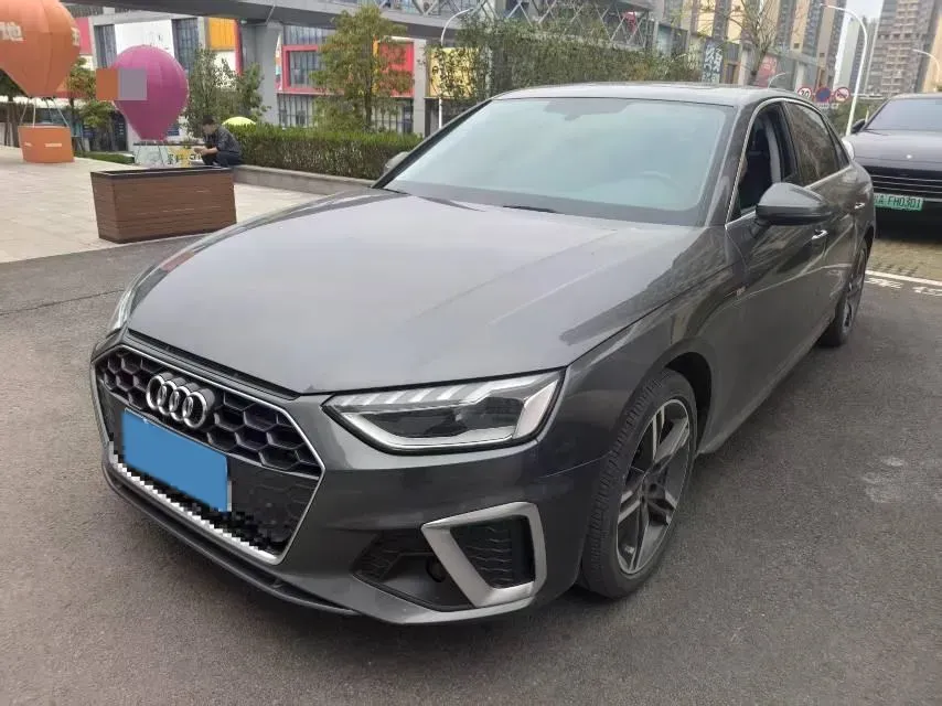 2022 Audi A4L 2.0T 190HP L4 7DCT,autocango,china used car exporter,china ev exporter,chinese used car exporter,chinese used ev exporter