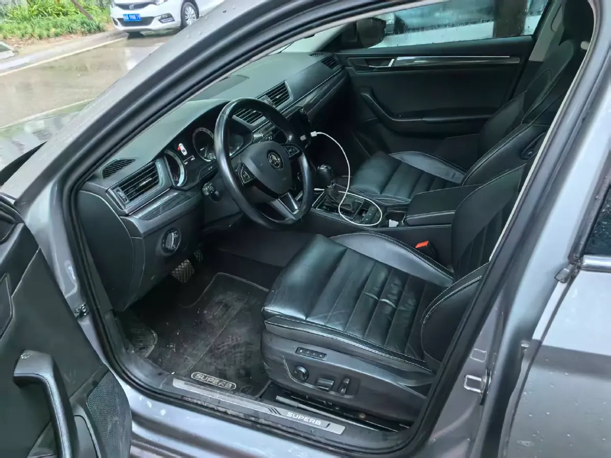 2018 Skoda Kodiak 1.8T 180HP L4 7DCT,autocango,china used car exporter,china ev exporter,chinese used car exporter,chinese used ev exporter