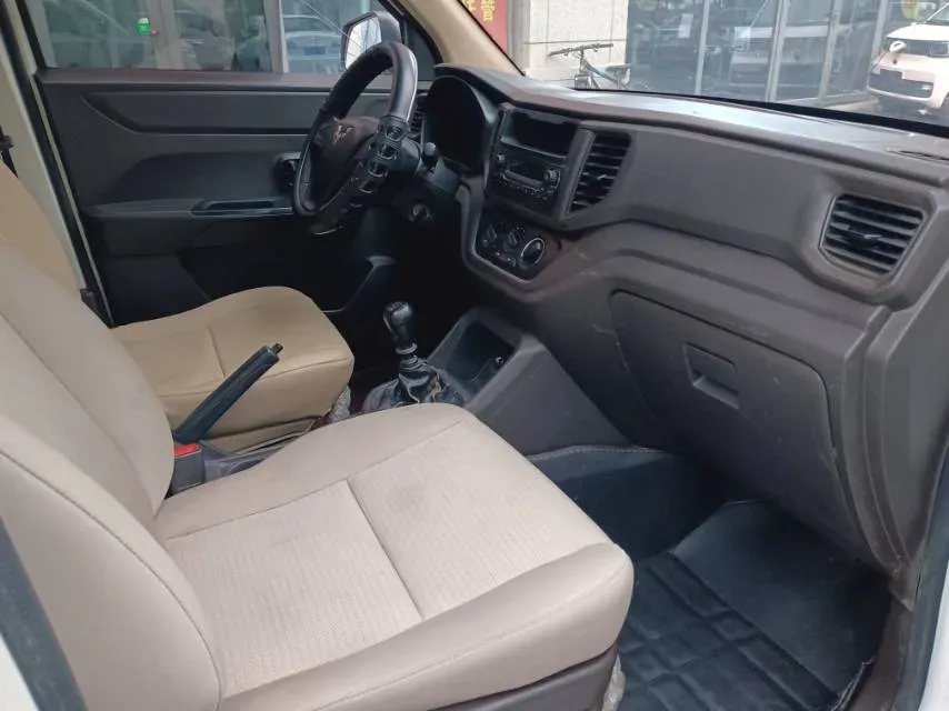 2019 WuLing HongGuang V 1.5L 99HP L4 6MT,autocango,china used car exporter,china ev exporter,chinese used car exporter,chinese used ev exporter